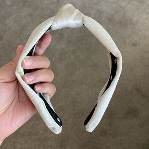 EUC Lele Sadoughi Cream Headband